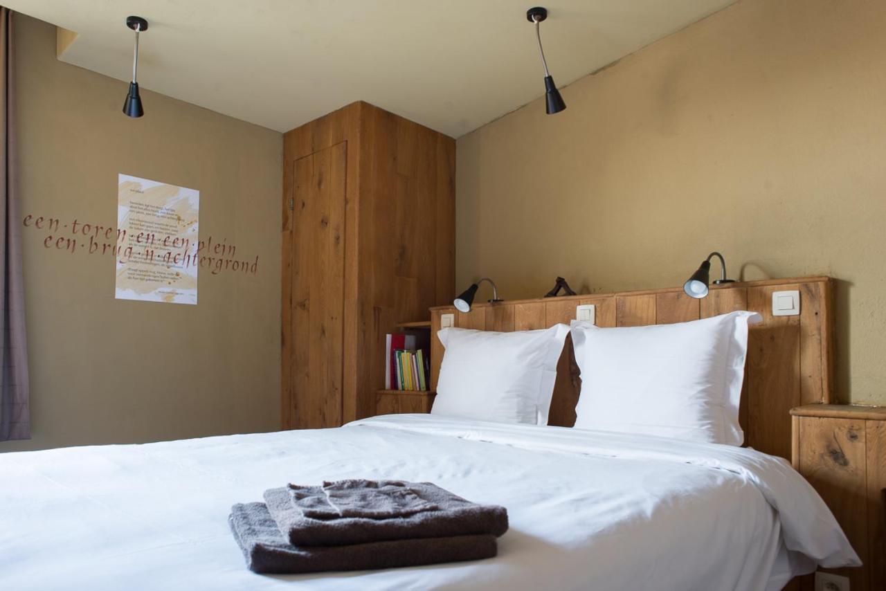 Poeziehotel Surplace - 15 Min Van Pairi Daiza & Industriezone Ghislenghien Bever Eksteriør billede