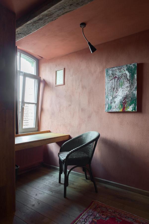 Poeziehotel Surplace - 15 Min Van Pairi Daiza & Industriezone Ghislenghien Bever Eksteriør billede